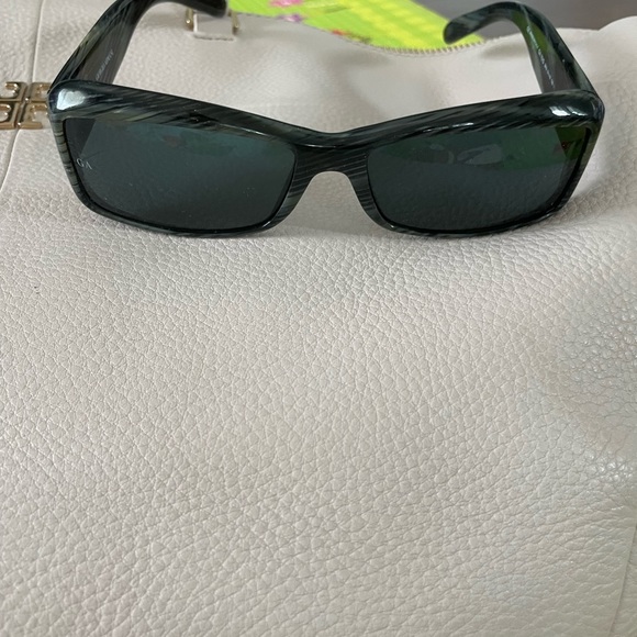 Sunglasses 😎 GA - Picture 4 of 5